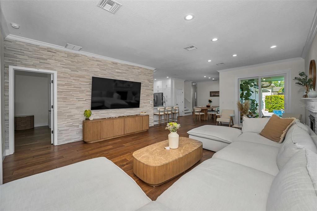Activo con contrato: $625,000 (4 camas, 3 baños, 2112 Pies cuadrados)