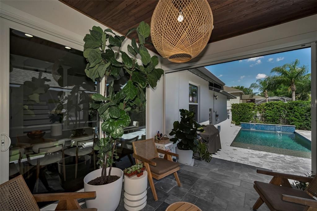 Activo con contrato: $625,000 (4 camas, 3 baños, 2112 Pies cuadrados)