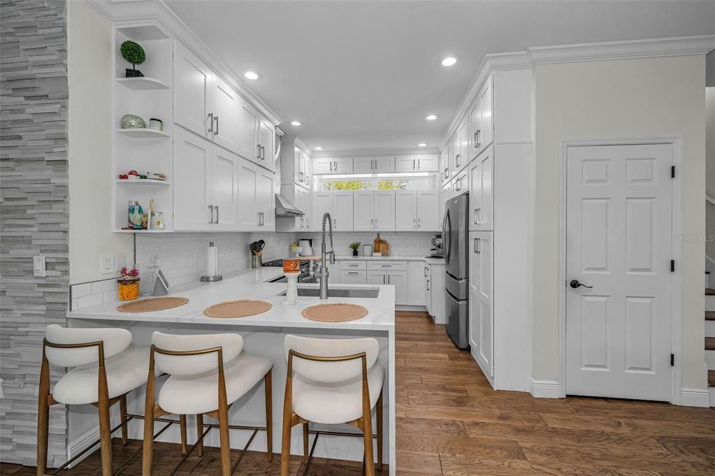 Activo con contrato: $625,000 (4 camas, 3 baños, 2112 Pies cuadrados)