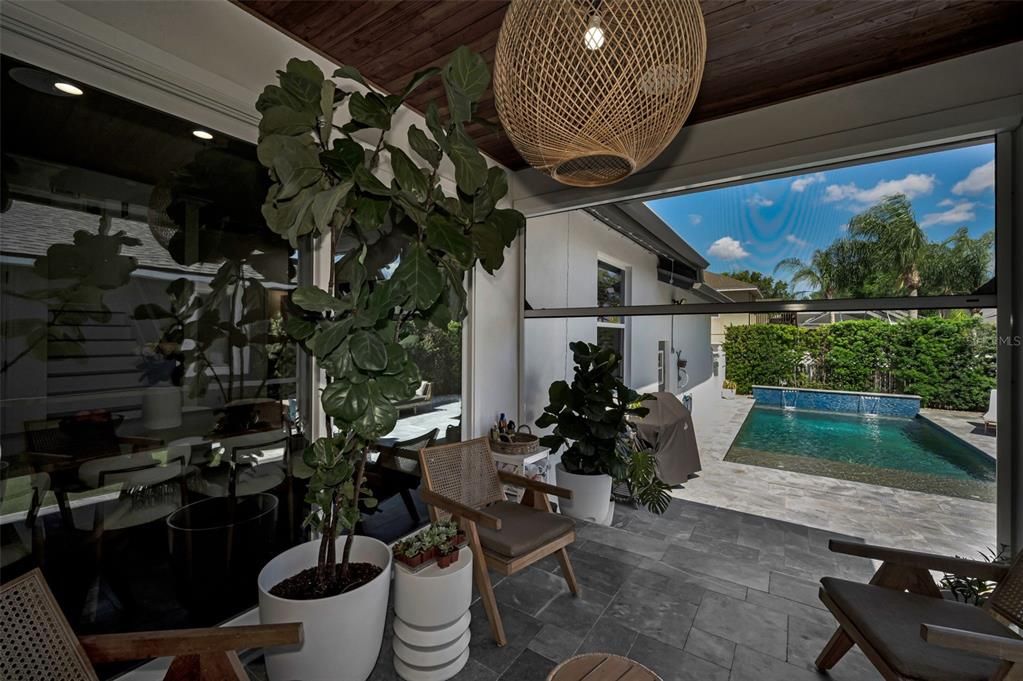 Activo con contrato: $625,000 (4 camas, 3 baños, 2112 Pies cuadrados)