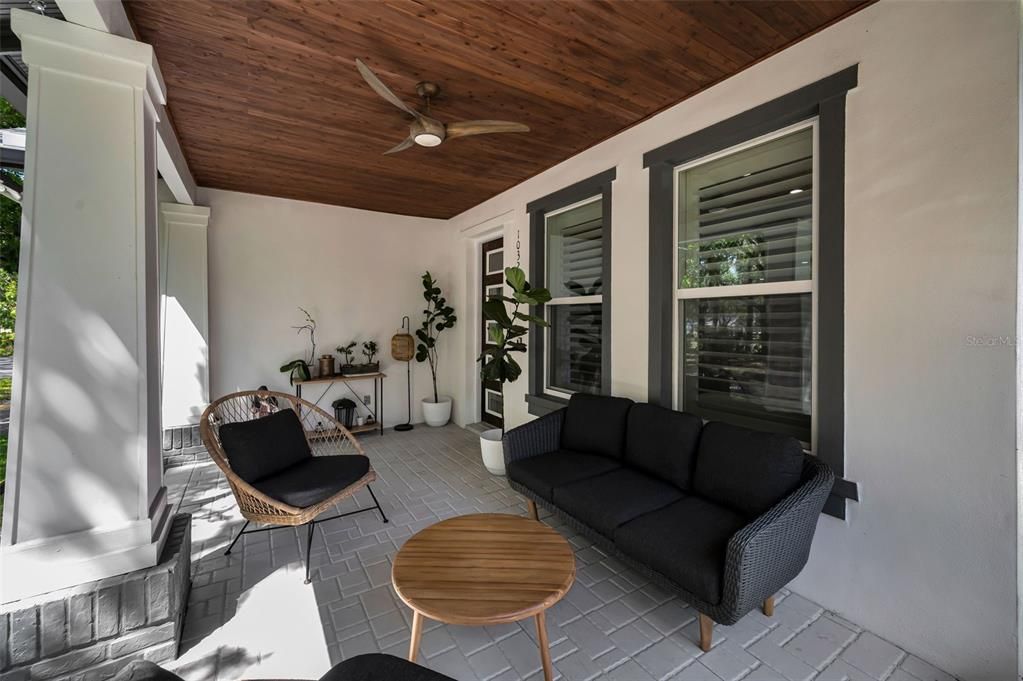 Activo con contrato: $625,000 (4 camas, 3 baños, 2112 Pies cuadrados)