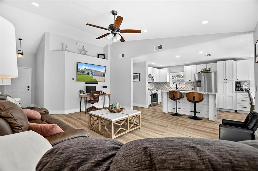 For Sale: $365,000 (3 beds, 2 baths, 1422 Square Feet)