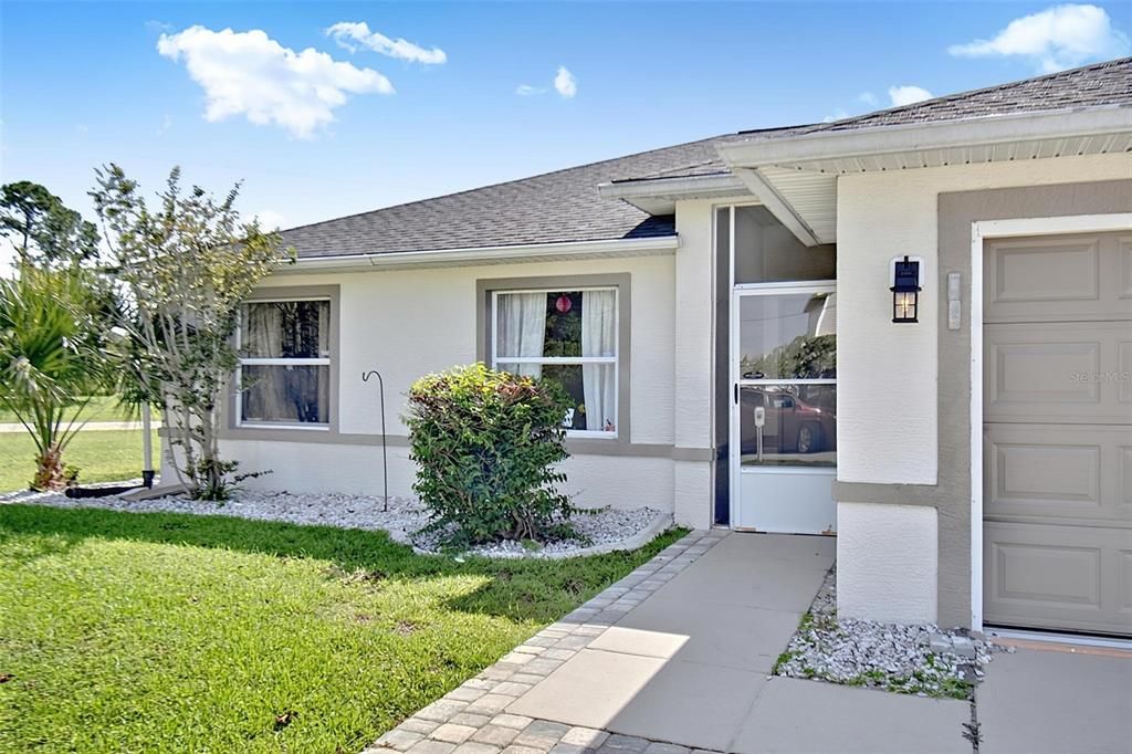For Sale: $365,000 (3 beds, 2 baths, 1422 Square Feet)