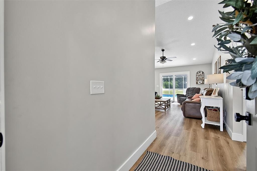 For Sale: $365,000 (3 beds, 2 baths, 1422 Square Feet)