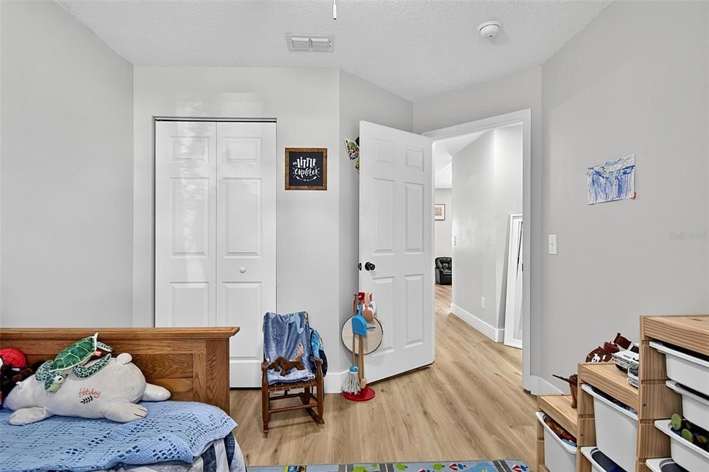 For Sale: $365,000 (3 beds, 2 baths, 1422 Square Feet)