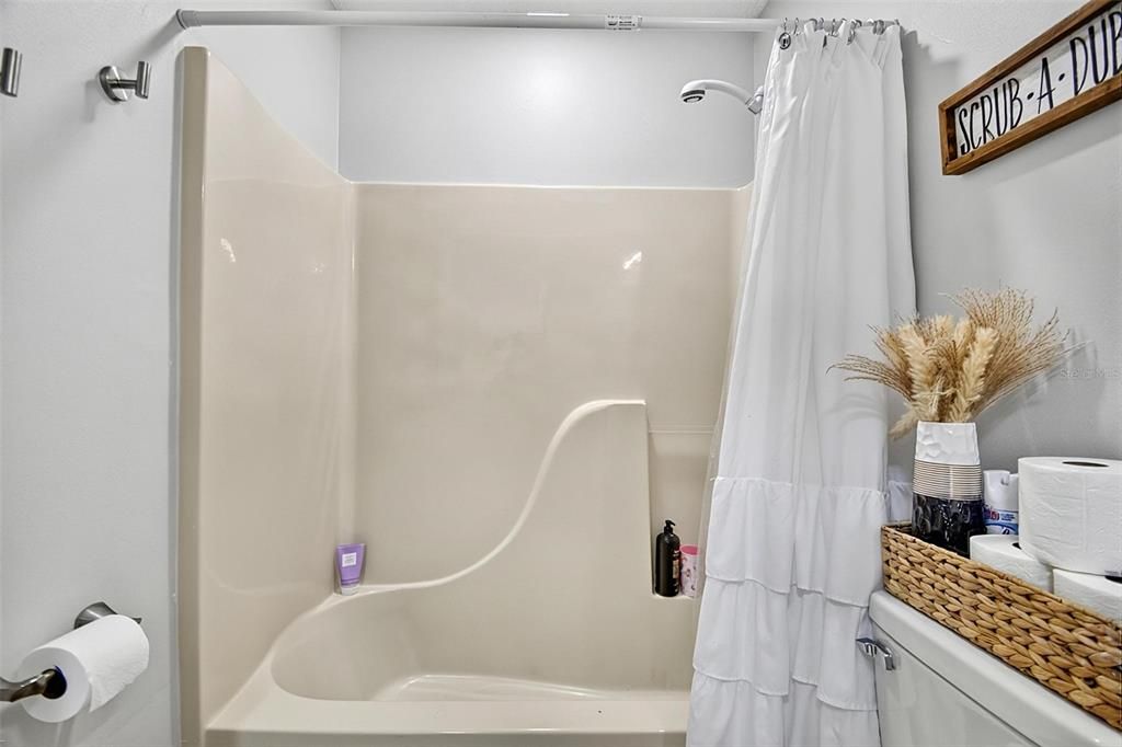 For Sale: $365,000 (3 beds, 2 baths, 1422 Square Feet)