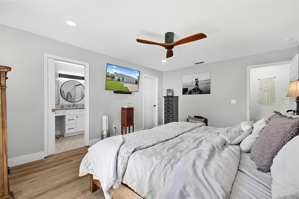 For Sale: $365,000 (3 beds, 2 baths, 1422 Square Feet)