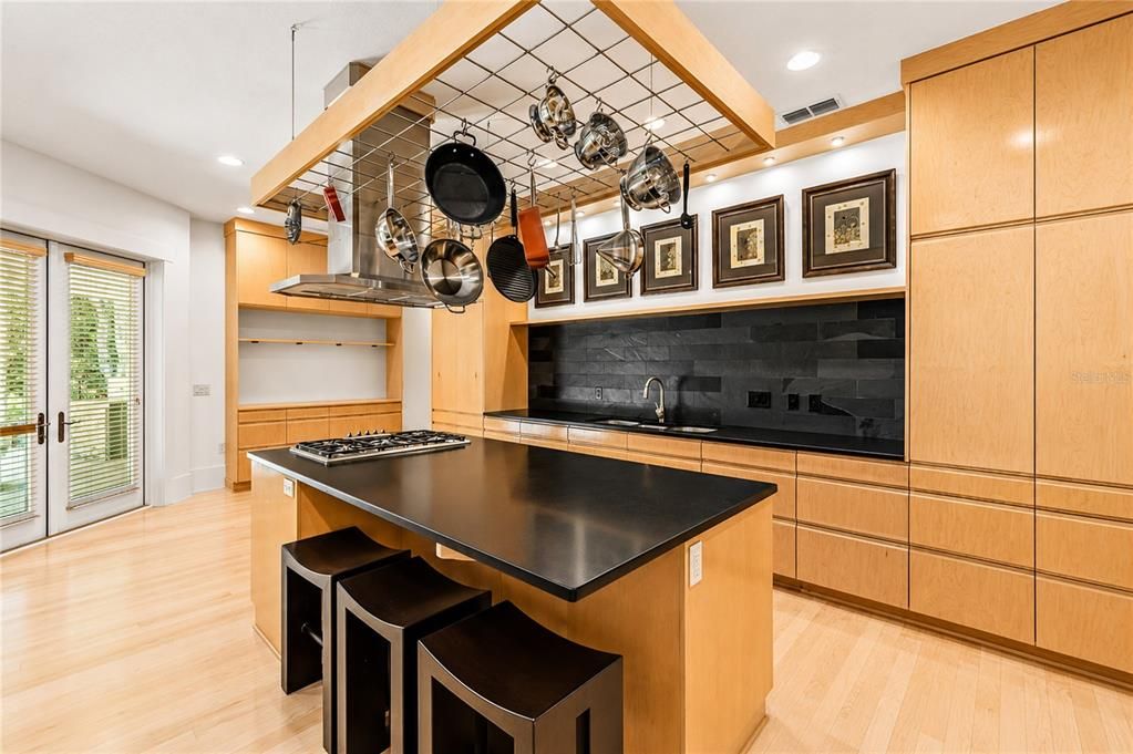 На продажу: $1,225,000 (4 спален, 4 ванн, 3963 Квадратных фут)