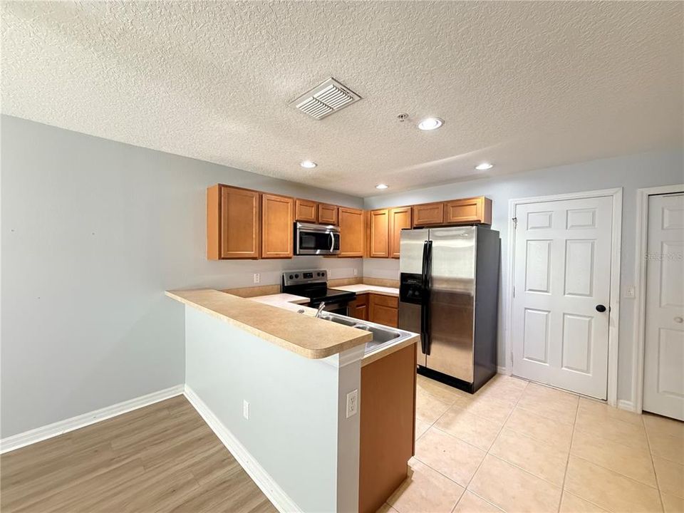 For Rent: $2,280 (3 beds, 2 baths, 1495 Square Feet)