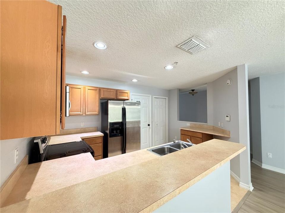 For Rent: $2,280 (3 beds, 2 baths, 1495 Square Feet)