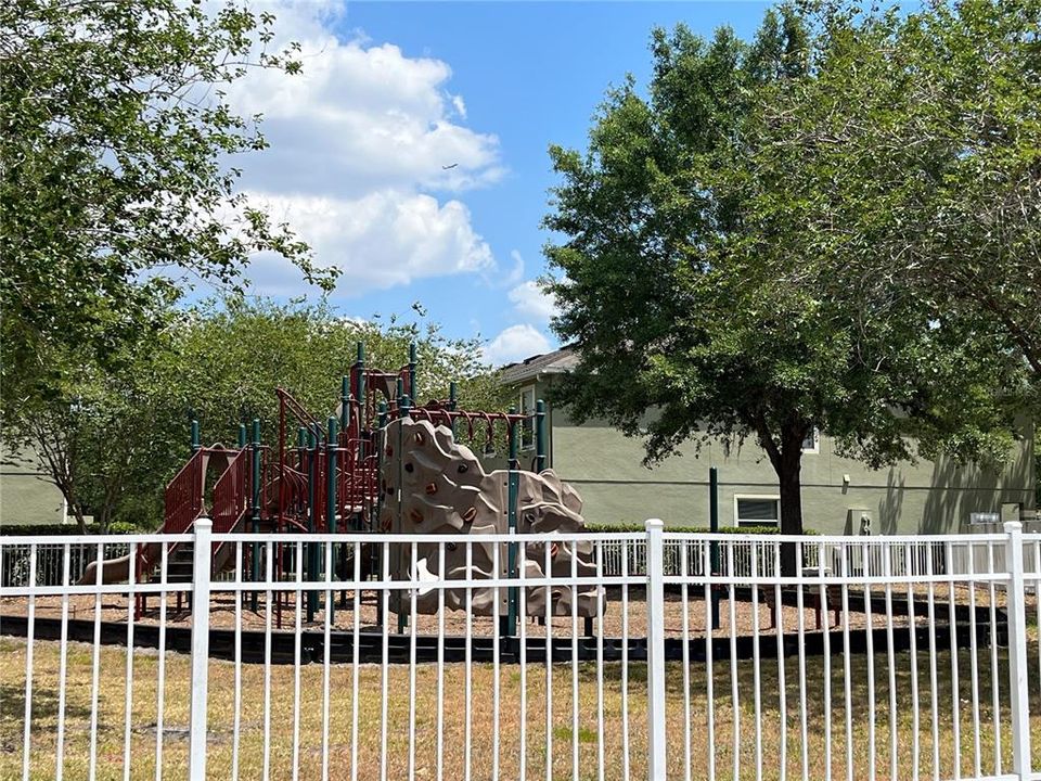 For Rent: $2,280 (3 beds, 2 baths, 1495 Square Feet)