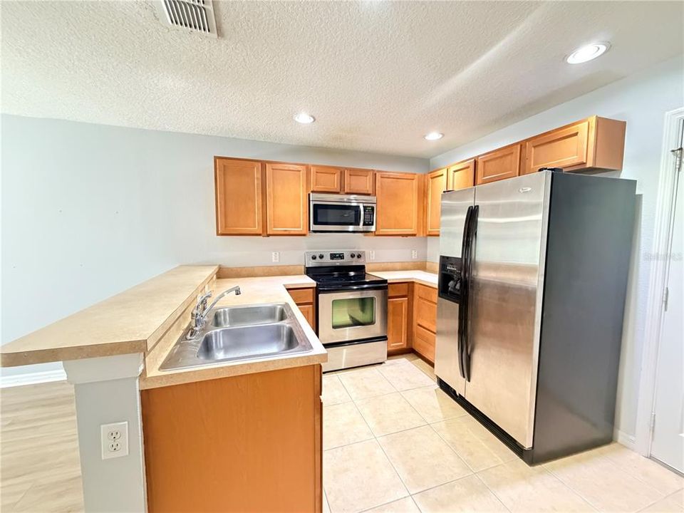 For Rent: $2,280 (3 beds, 2 baths, 1495 Square Feet)