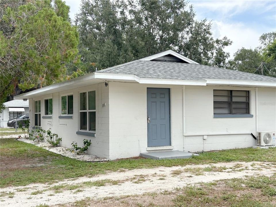For Rent: $1,300 (1 beds, 1 baths, 612 Square Feet)