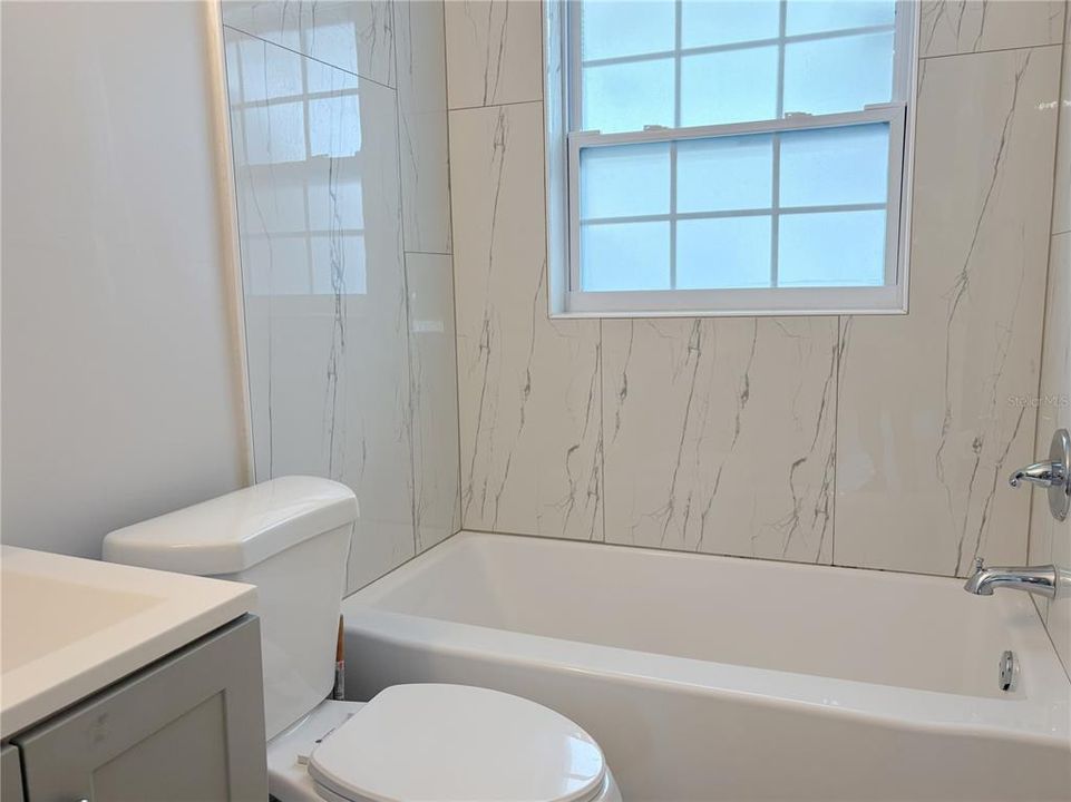 For Rent: $1,300 (1 beds, 1 baths, 612 Square Feet)