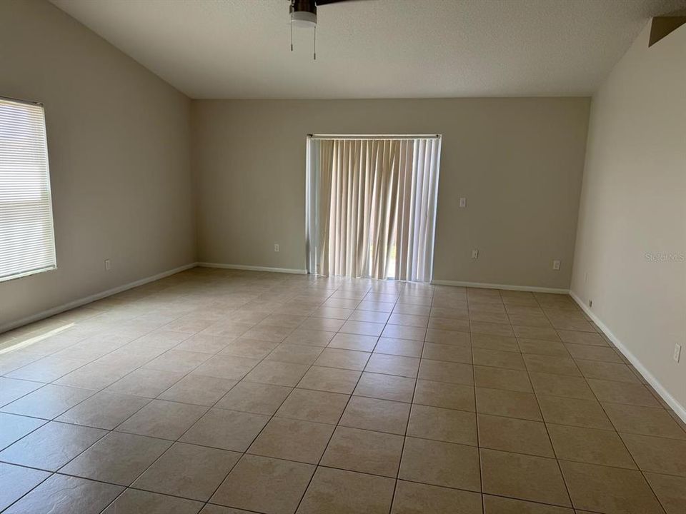 For Rent: $2,300 (3 beds, 2 baths, 1410 Square Feet)