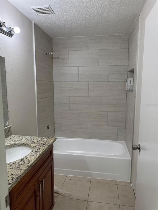For Rent: $2,300 (3 beds, 2 baths, 1410 Square Feet)