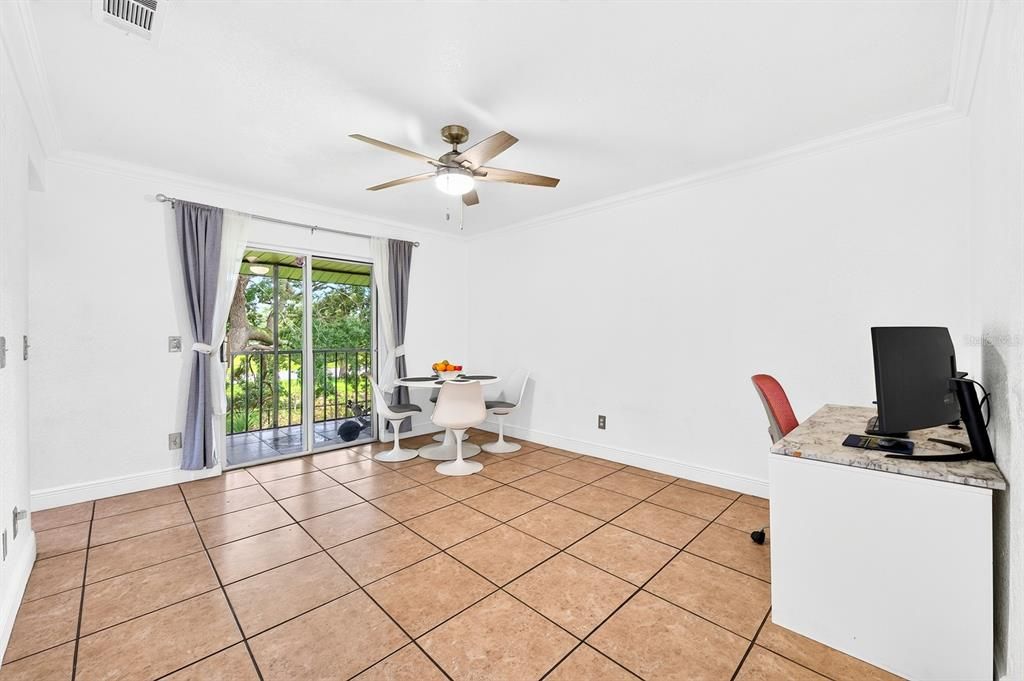 待售: $169,000 (2 贝兹, 2 浴室, 876 平方英尺)