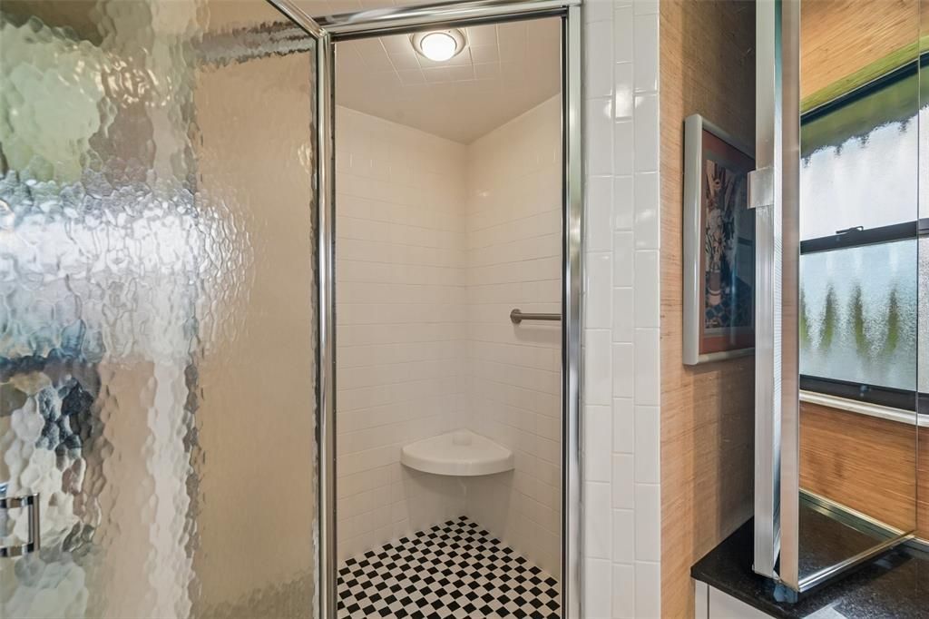 For Sale: $599,000 (3 beds, 3 baths, 3516 Square Feet)