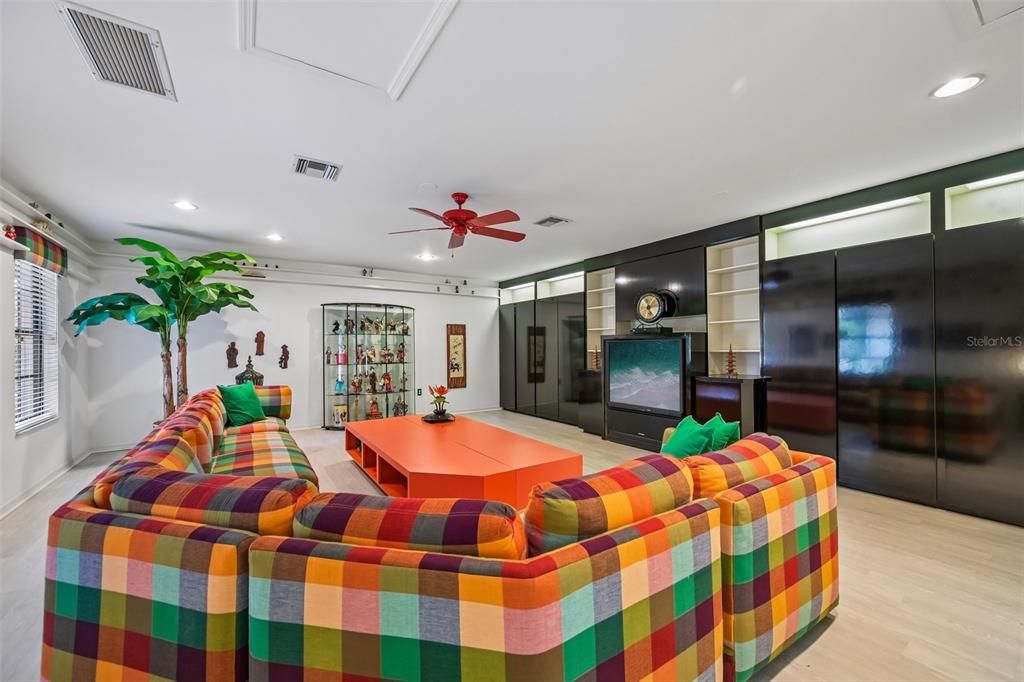 For Sale: $599,000 (3 beds, 3 baths, 3516 Square Feet)