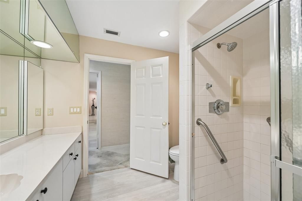 For Sale: $599,000 (3 beds, 3 baths, 3516 Square Feet)