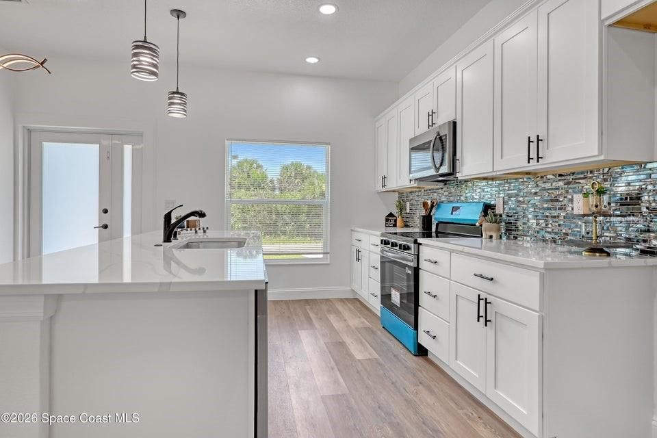 For Sale: $379,888 (4 beds, 2 baths, 1788 Square Feet)