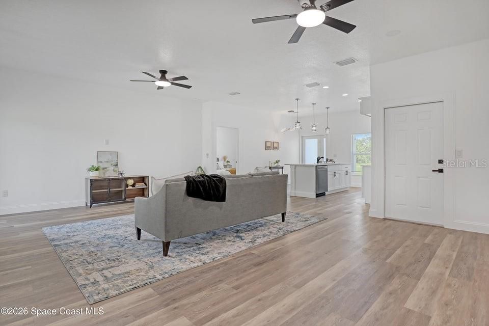 For Sale: $379,888 (4 beds, 2 baths, 1788 Square Feet)