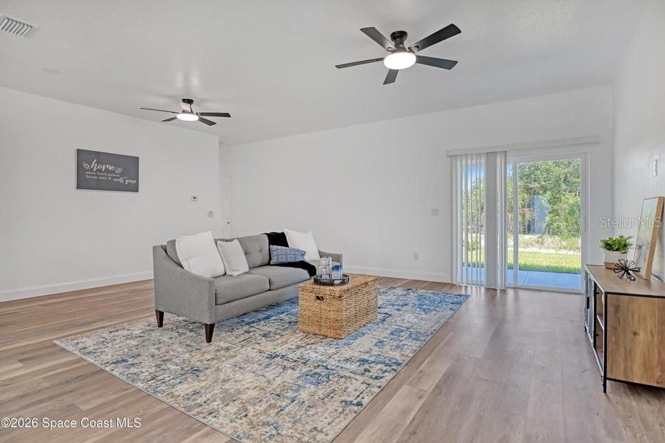 For Sale: $379,888 (4 beds, 2 baths, 1788 Square Feet)