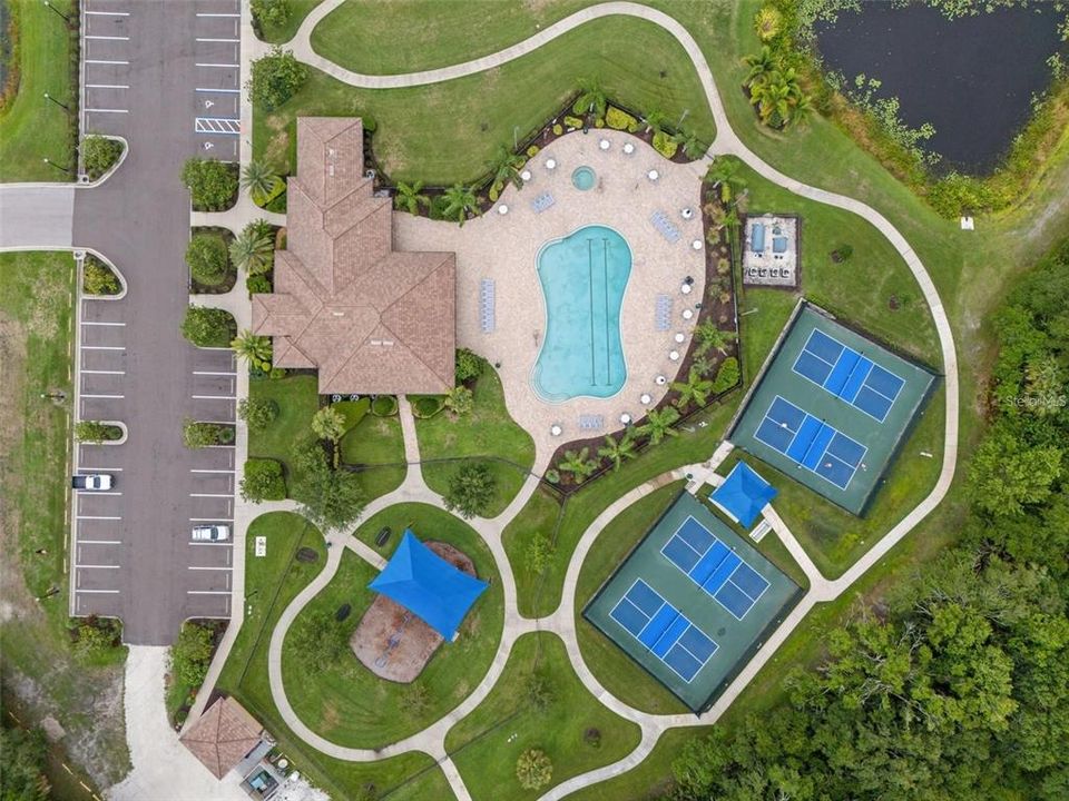 En Venta: $710,000 (4 camas, 3 baños, 2757 Pies cuadrados)