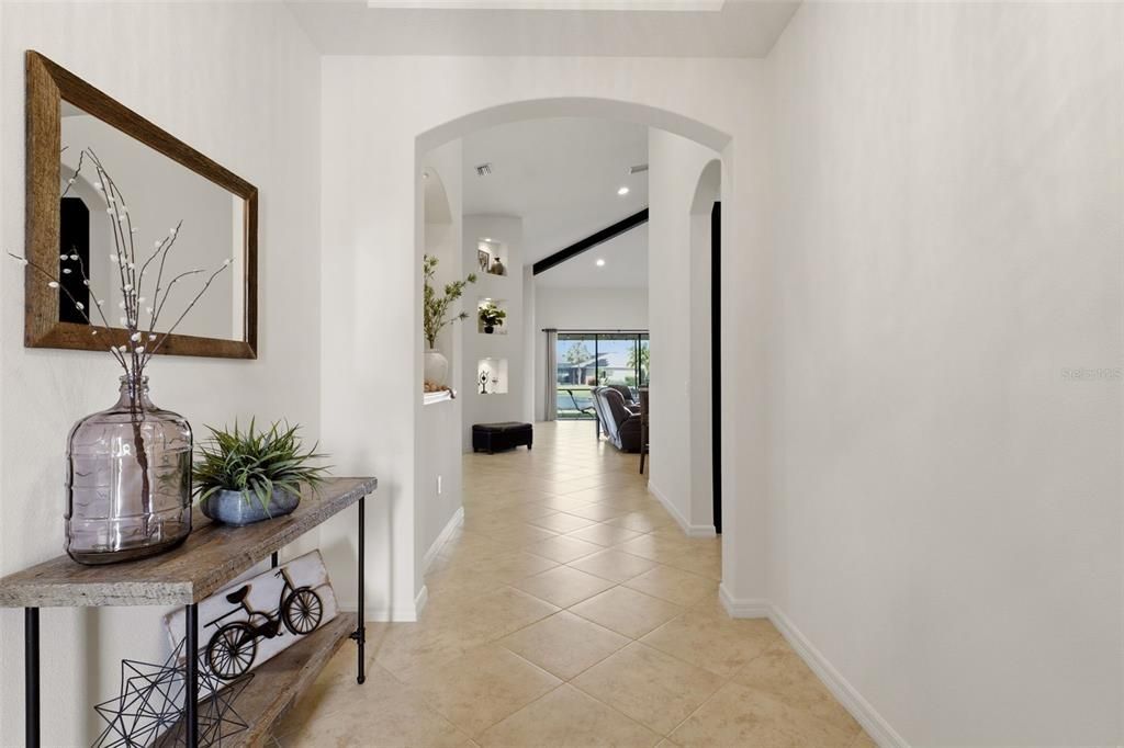 En Venta: $710,000 (4 camas, 3 baños, 2757 Pies cuadrados)