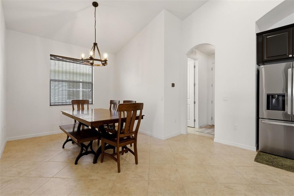 En Venta: $710,000 (4 camas, 3 baños, 2757 Pies cuadrados)