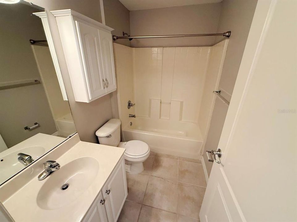 На продажу: $269,900 (3 спален, 2 ванн, 1296 Квадратных фут)