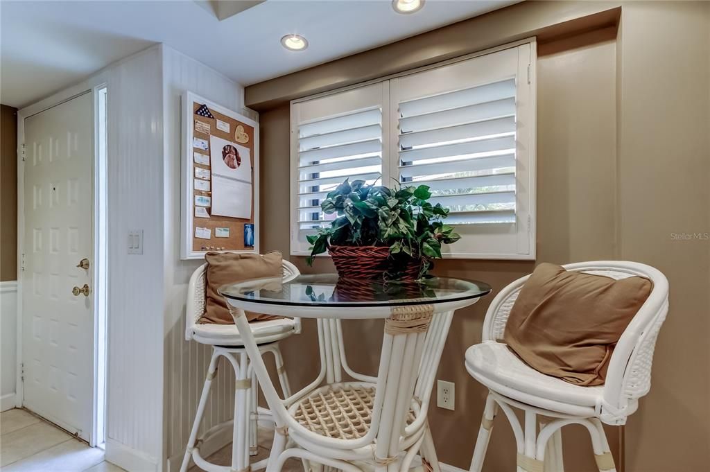 For Sale: $287,700 (2 beds, 2 baths, 1280 Square Feet)