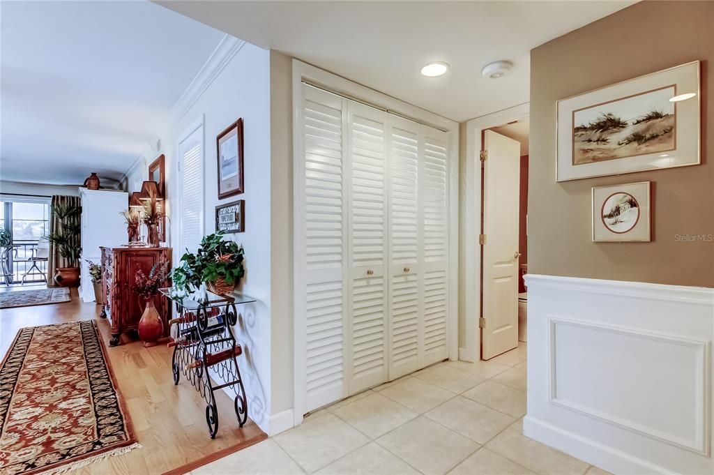 For Sale: $287,700 (2 beds, 2 baths, 1280 Square Feet)