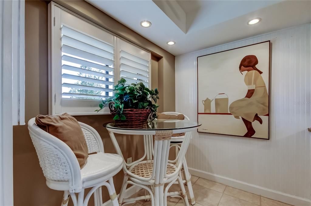 For Sale: $287,700 (2 beds, 2 baths, 1280 Square Feet)
