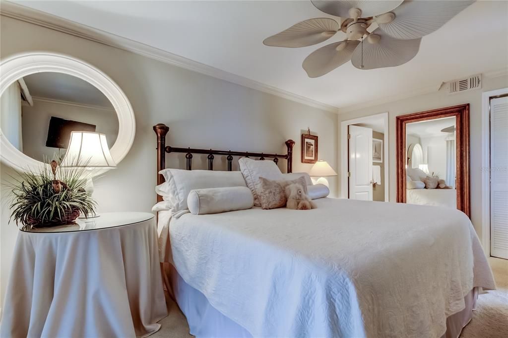For Sale: $287,700 (2 beds, 2 baths, 1280 Square Feet)