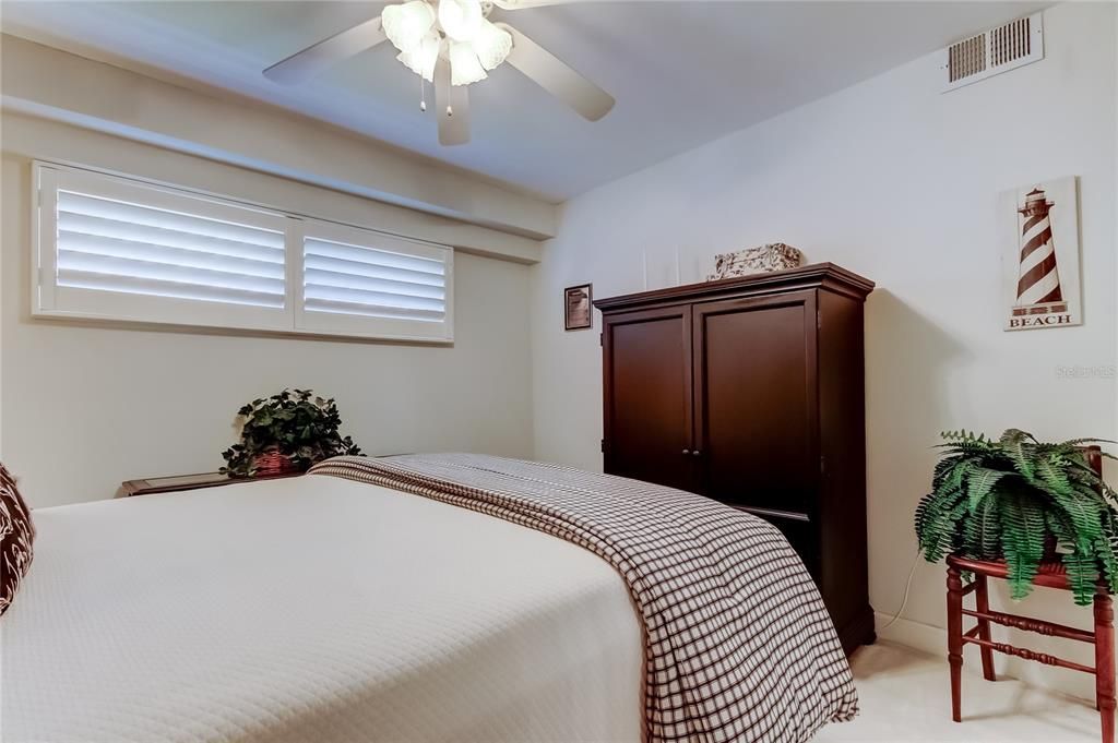 For Sale: $287,700 (2 beds, 2 baths, 1280 Square Feet)