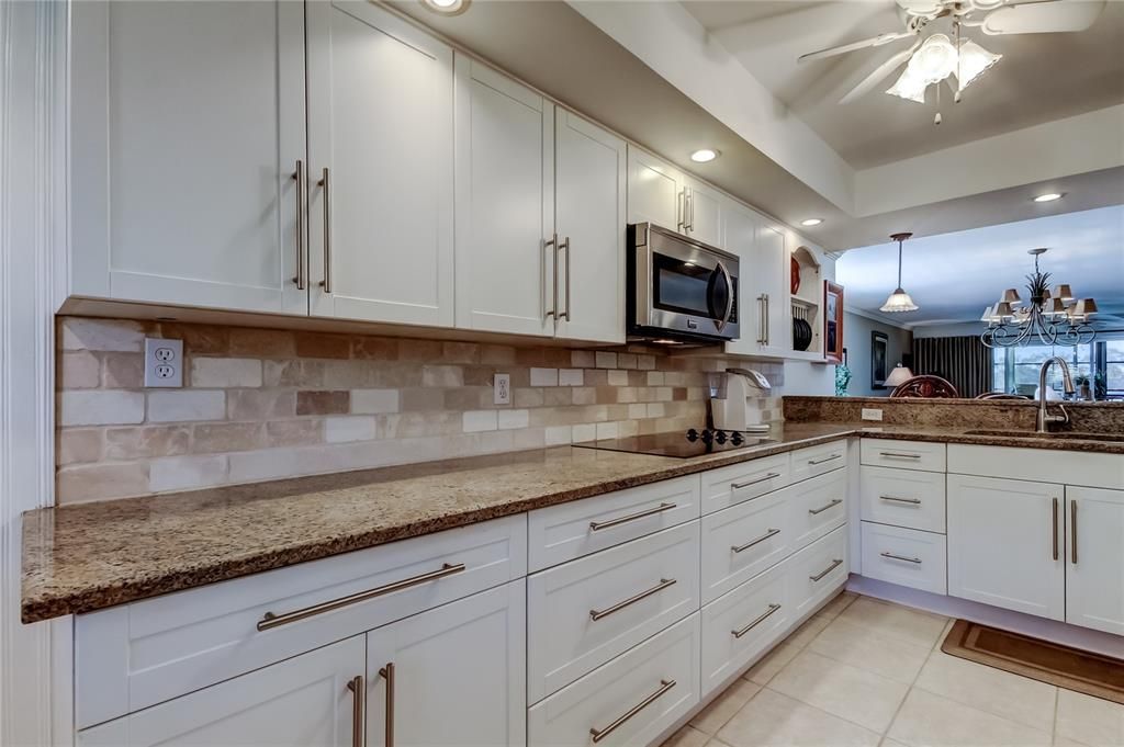 For Sale: $287,700 (2 beds, 2 baths, 1280 Square Feet)