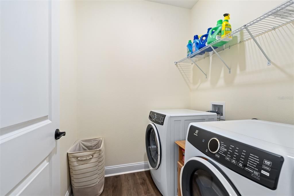 For Sale: $455,000 (4 beds, 2 baths, 2003 Square Feet)