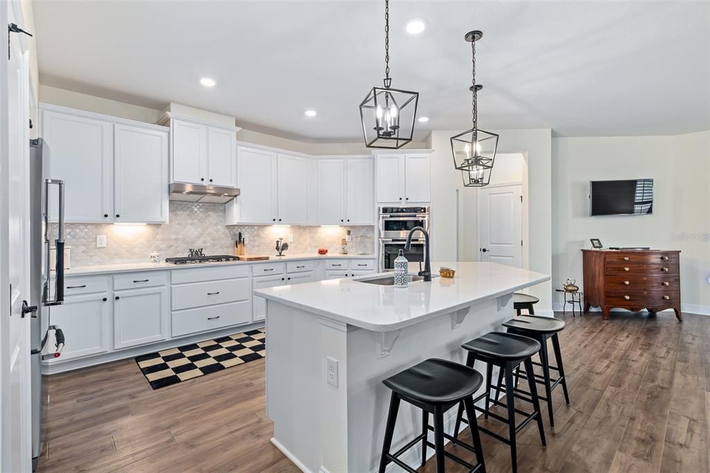 For Sale: $455,000 (4 beds, 2 baths, 2003 Square Feet)