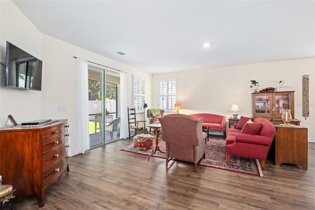 For Sale: $455,000 (4 beds, 2 baths, 2003 Square Feet)