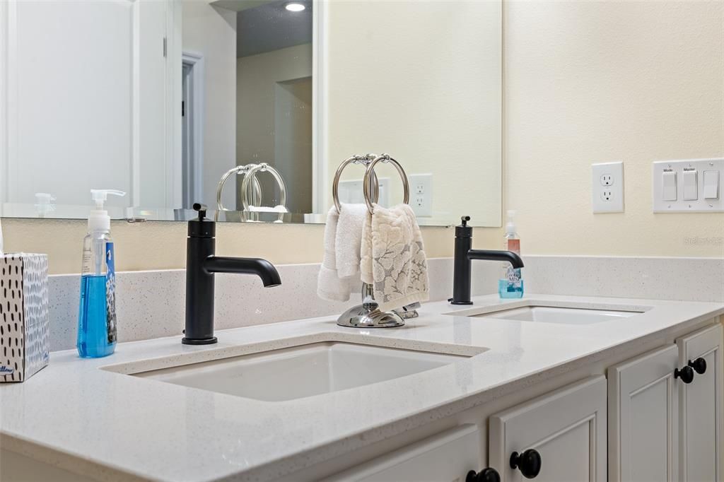 For Sale: $455,000 (4 beds, 2 baths, 2003 Square Feet)