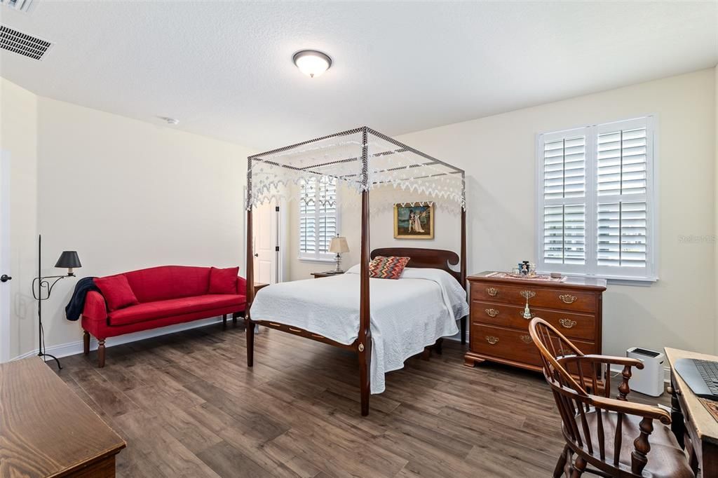 For Sale: $455,000 (4 beds, 2 baths, 2003 Square Feet)
