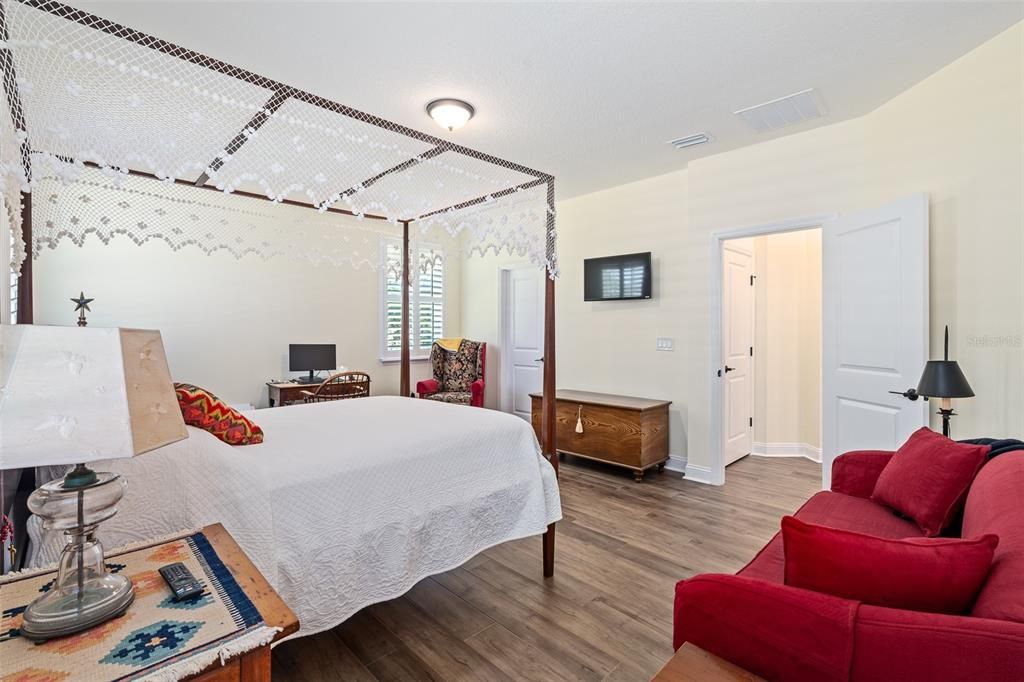 For Sale: $455,000 (4 beds, 2 baths, 2003 Square Feet)