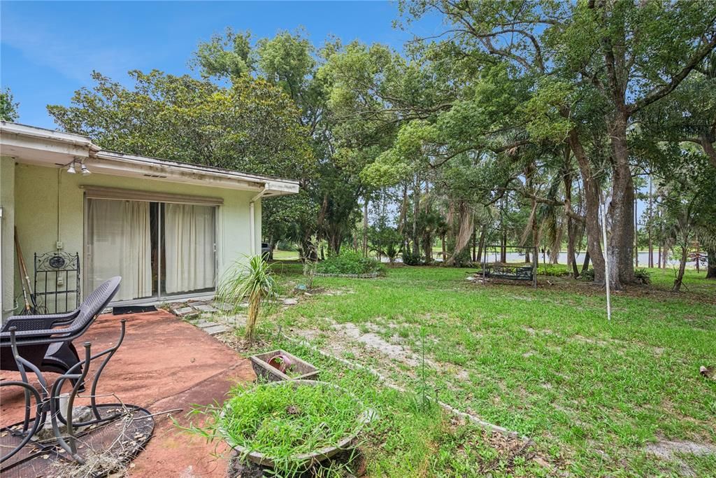 Active With Contract: $375,000 (4 beds, 1 baths, 1731 Square Feet)