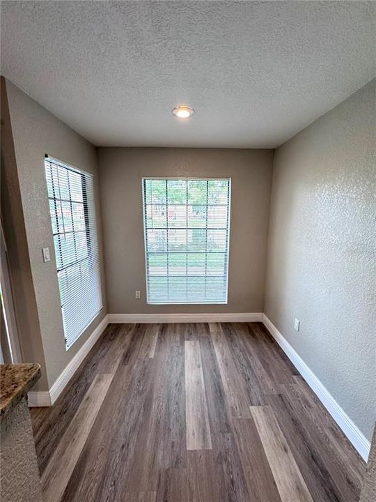 For Rent: $1,450 (1 beds, 1 baths, 684 Square Feet)