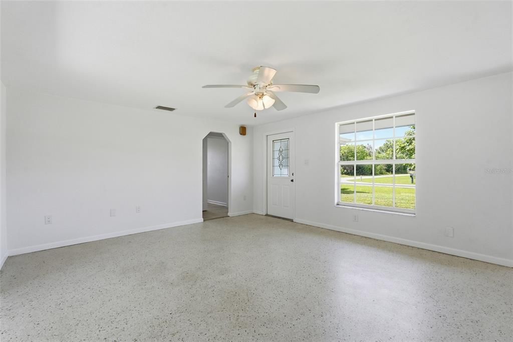 For Sale: $210,000 (3 beds, 2 baths, 1415 Square Feet)