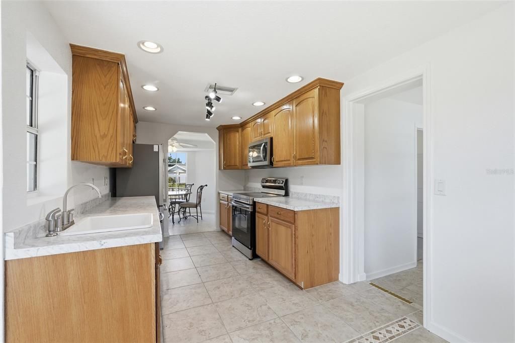 For Sale: $210,000 (3 beds, 2 baths, 1415 Square Feet)