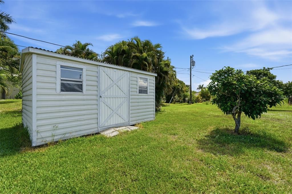 For Sale: $210,000 (3 beds, 2 baths, 1415 Square Feet)
