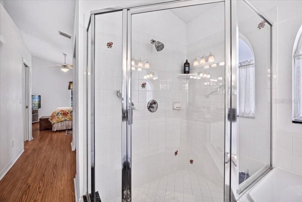 For Sale: $359,000 (3 beds, 2 baths, 1488 Square Feet)