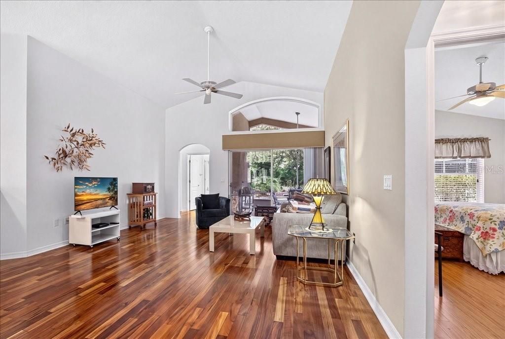 For Sale: $359,000 (3 beds, 2 baths, 1488 Square Feet)